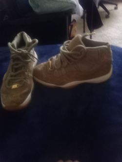 Jordan retro 11 size 6