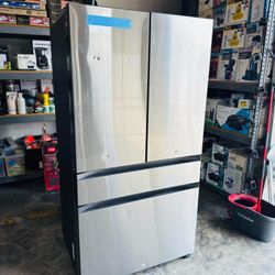 Samsung 23 cu. ft. Bespoke Counter Depth 4-Door French Door Refrigerator with Beverage Center $1099 