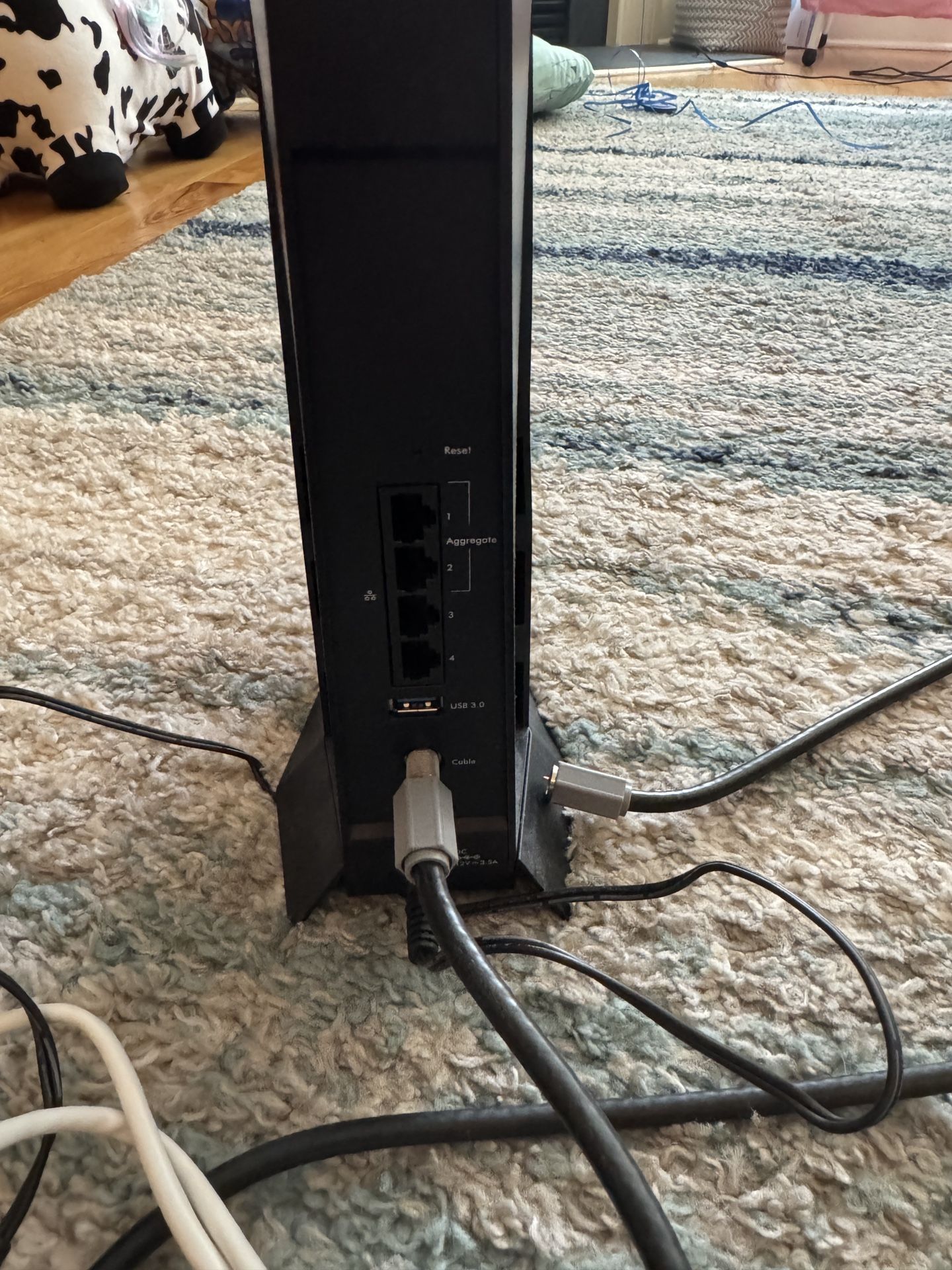 Modem WiFi Router Nighthawk AX2700 Pickup Only