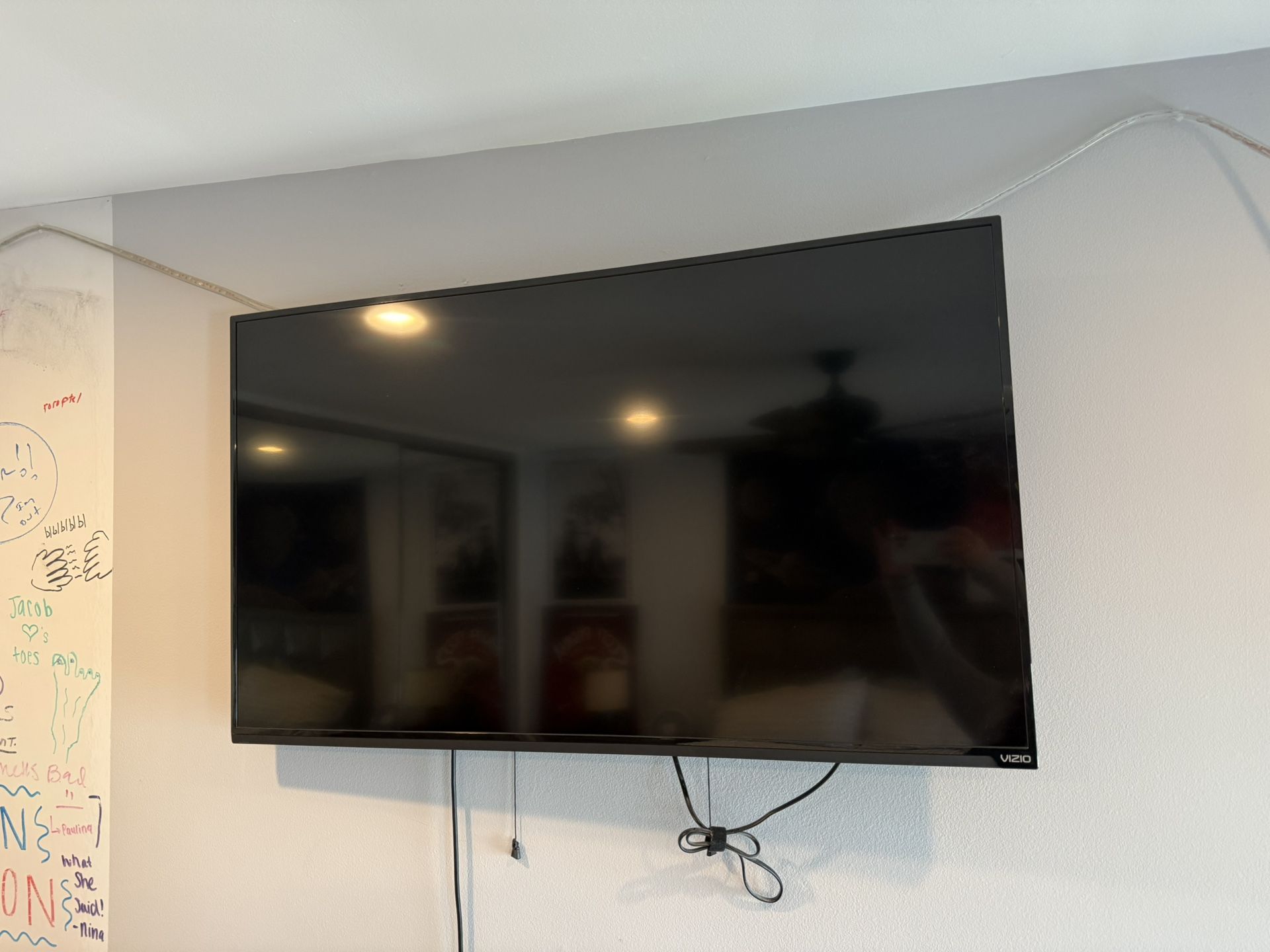 Tv, night stand and desk For Sale.