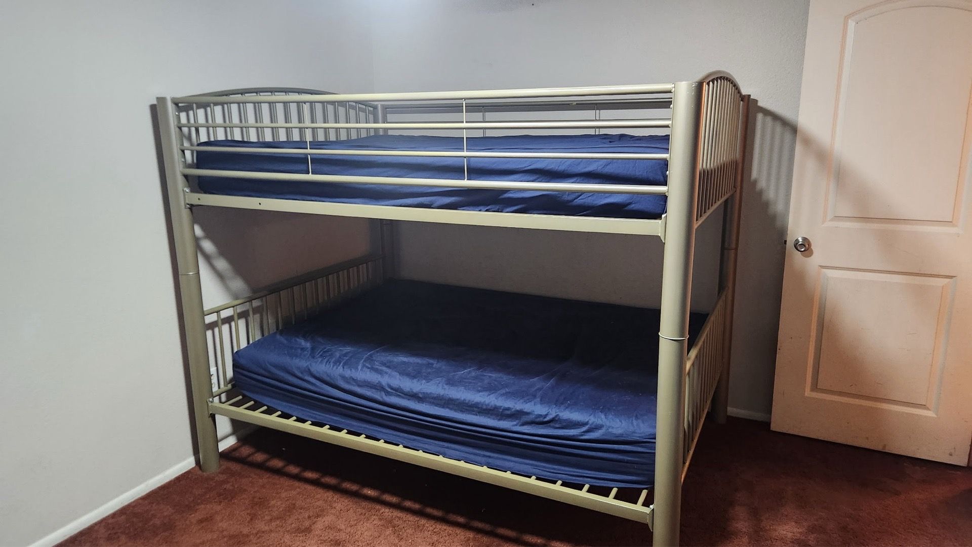 Bunk bed- with Matteress