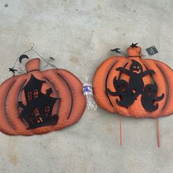 2 Metal Halloween signs