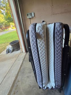 Roll Away Bed & Mattress (Used once)