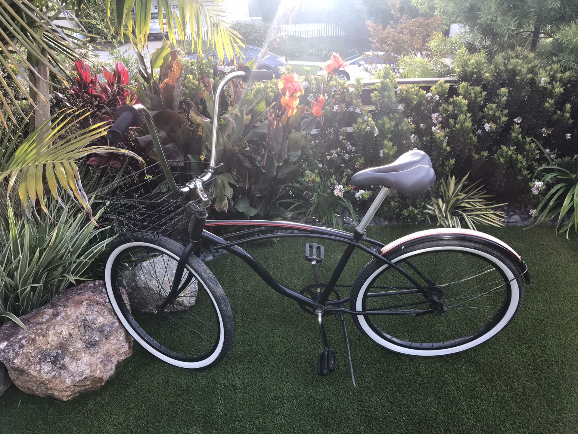 Men’s beach cruiser with ape hangers/ basket. In north PB. for Sale in San Diego, CA OfferUp