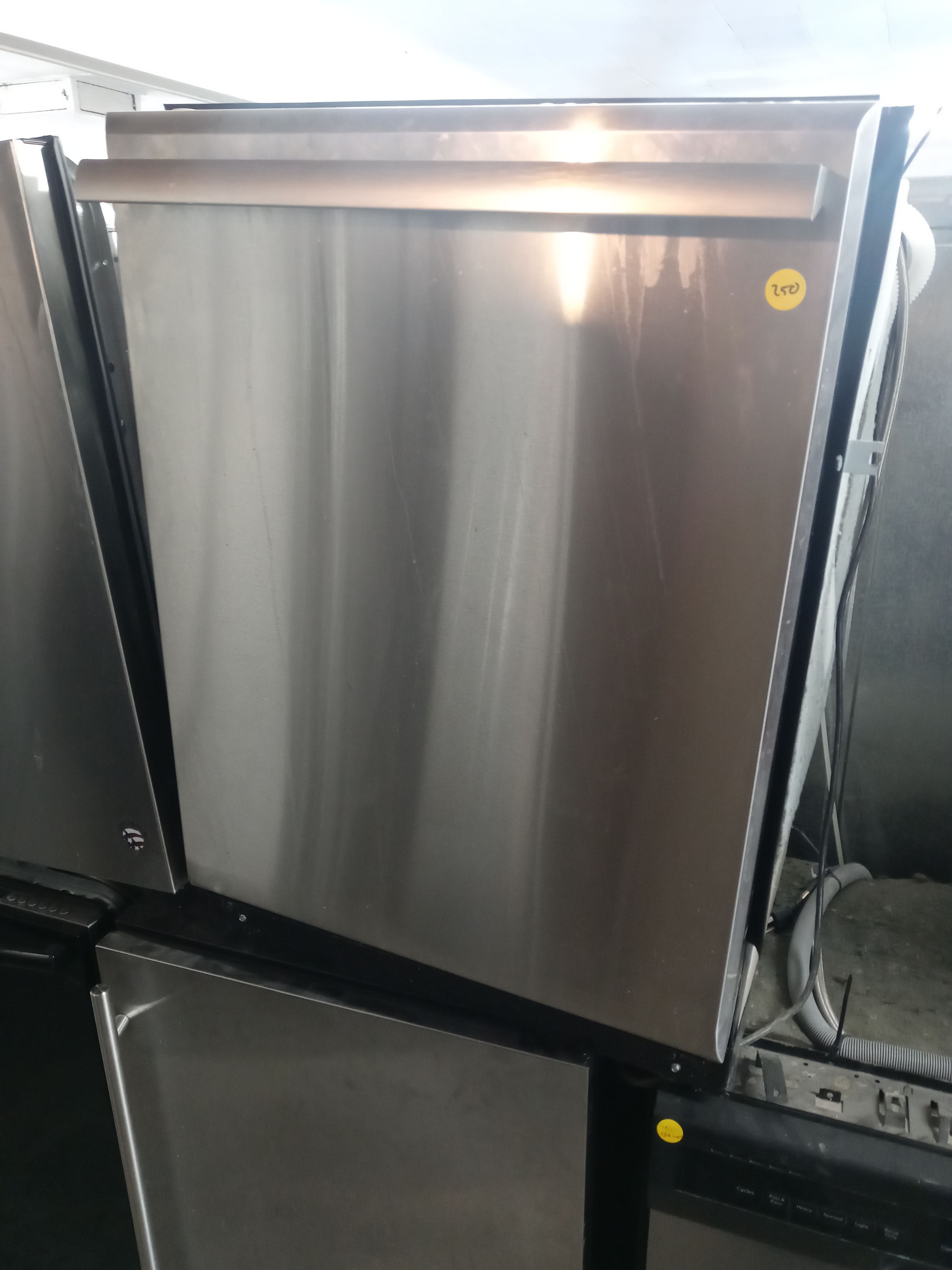 Thermador stainless steel dishwasher with stainless tub - Free delivery
