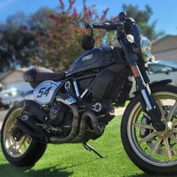 2018 Ducati Scrambler Cafe Racer