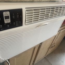 Seasons AC Open Box Like New 14000 Btu 