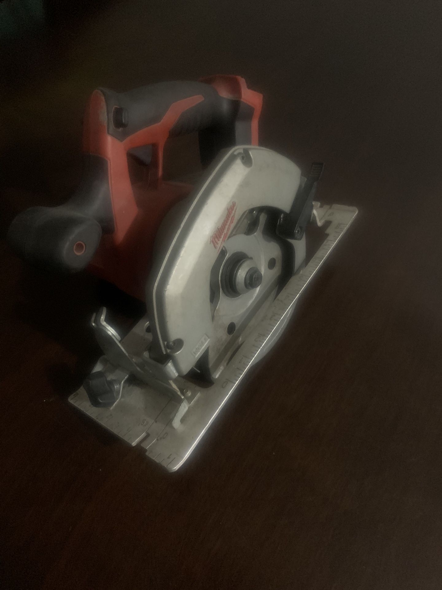 Milwaukee saw 18v