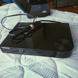 Samsung Blue Ray Disc & RCA Portable Dvd Player