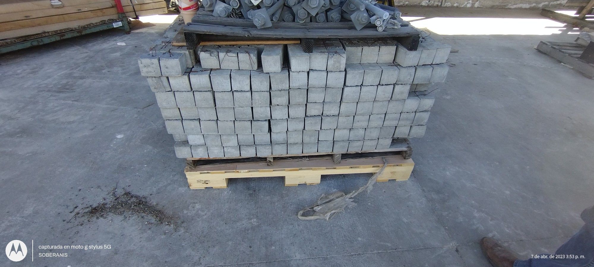 3 in. x 3 in. x 3 in. Wire Dobie Concrete Brick