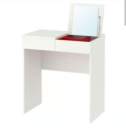 Dressing table