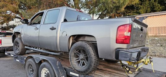2008 chevy silverado (parts)