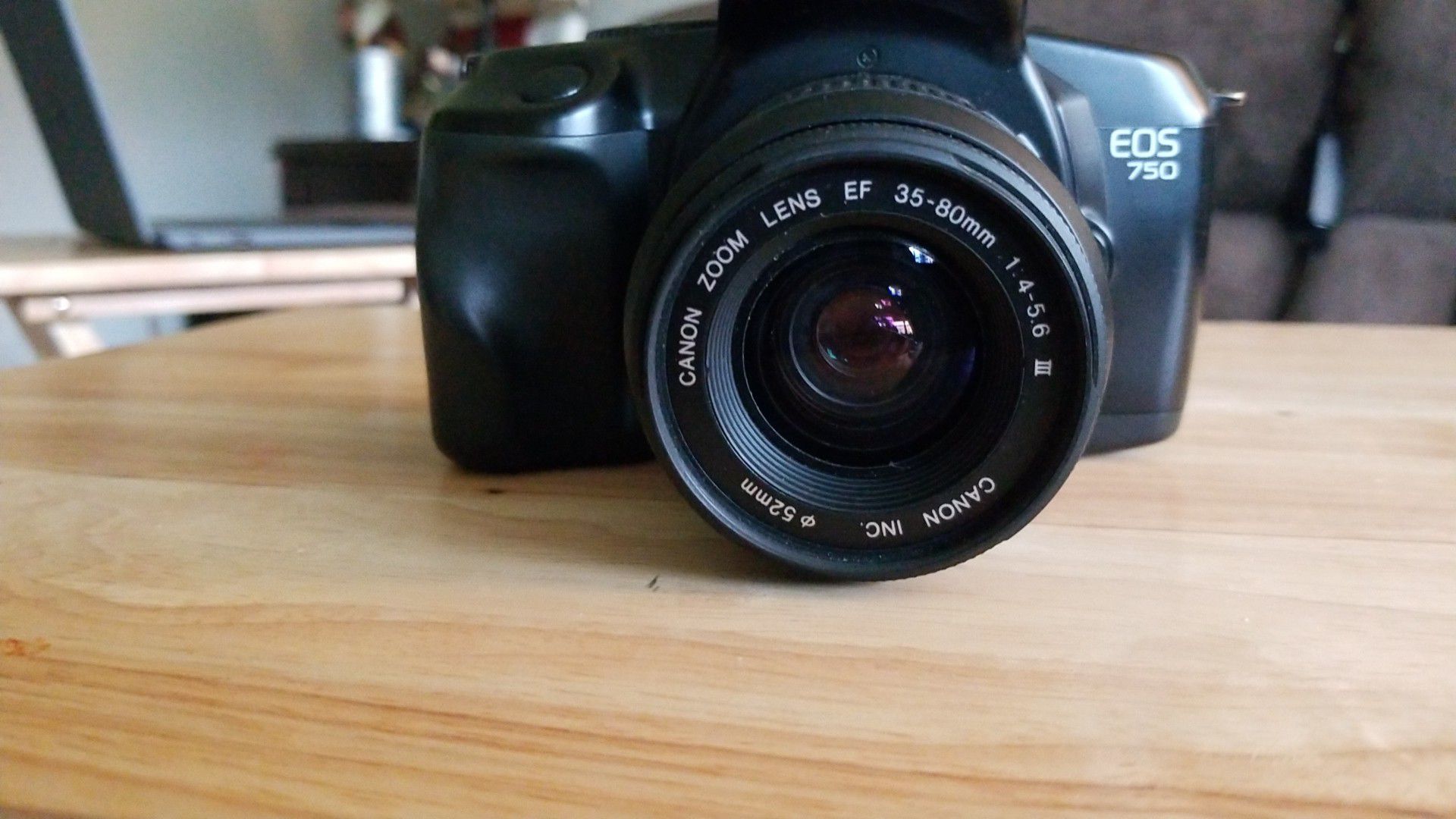 Canon eos 750 35mm camera