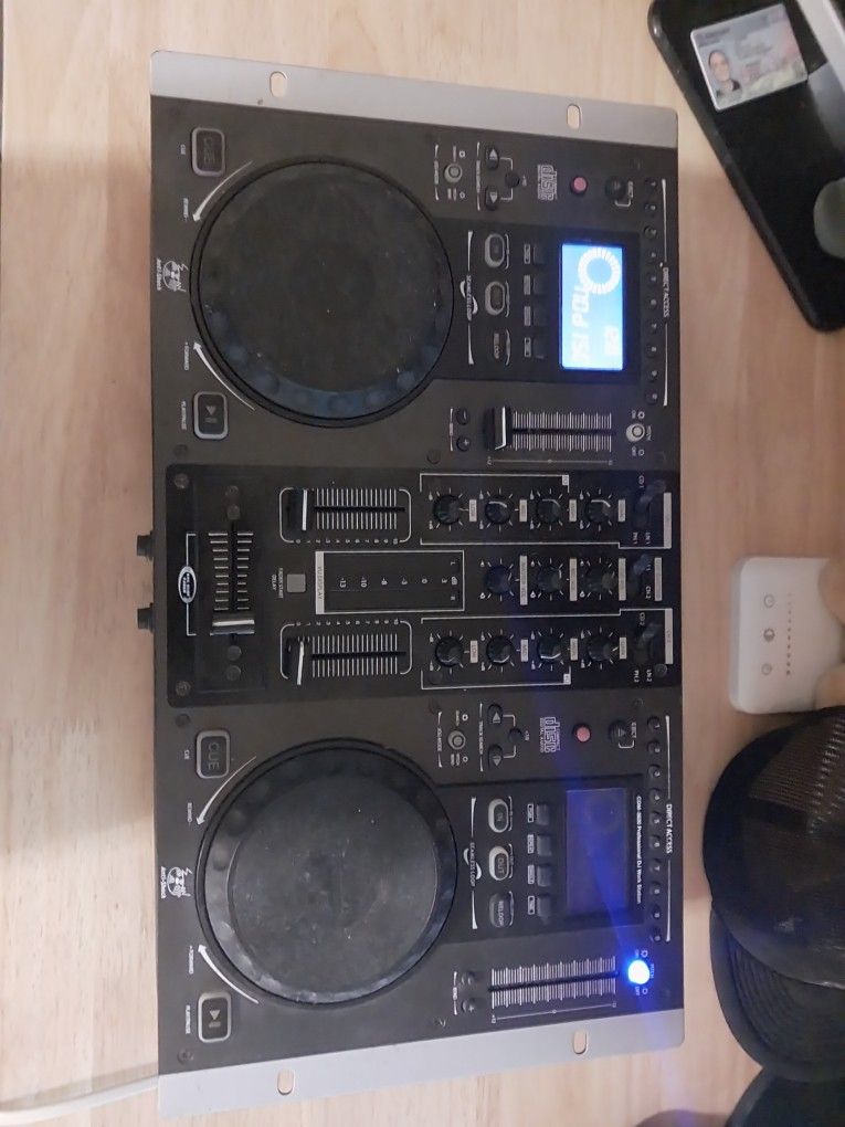 Gemini CDM-3600 professional DJ Work Station