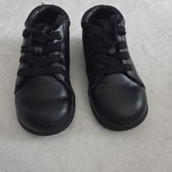 Boy Shoes Size 6