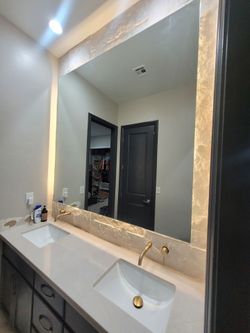Floating mirrors