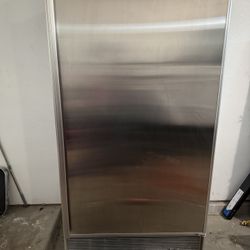 Sub-Zero Refrigerator 