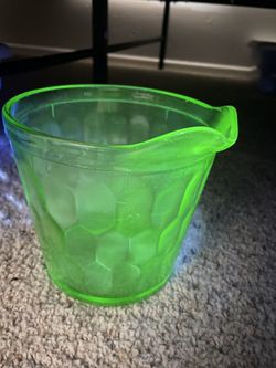 RARE Vintage Uranium Glass Ice Bucket Hex Pattern Green UV Black light Glow Nice Piece
