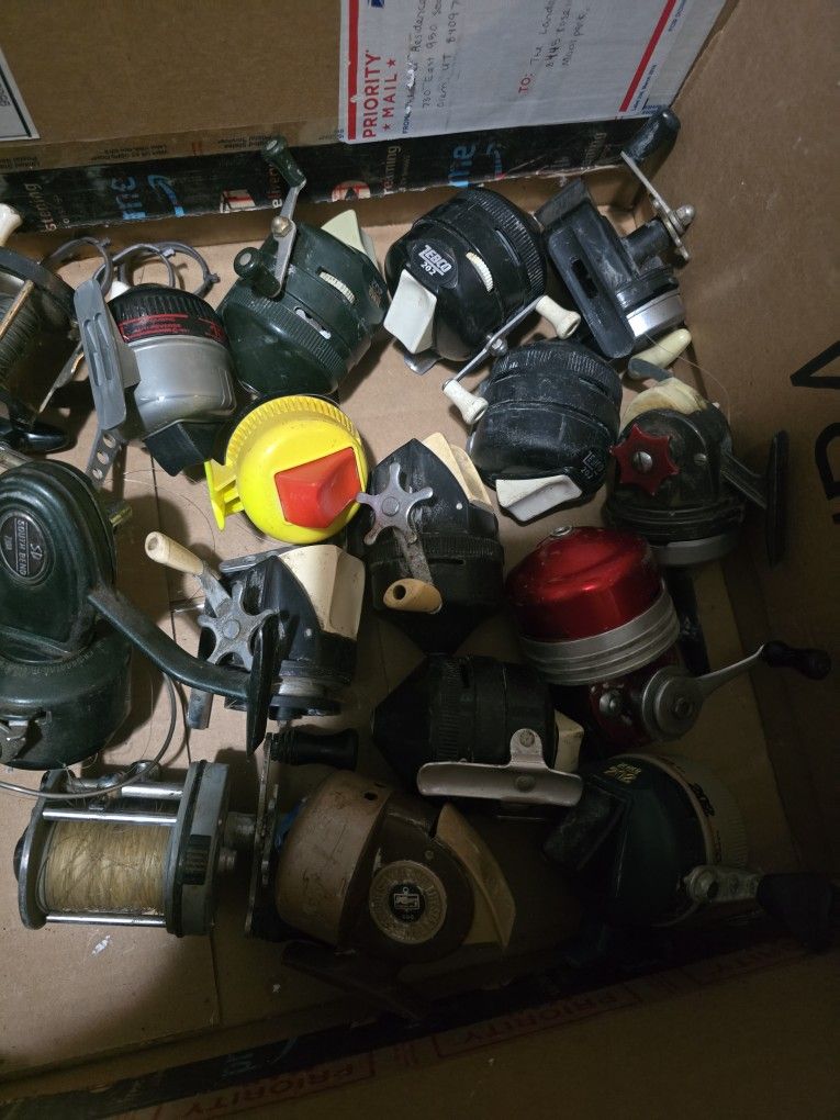 FISHING REELS