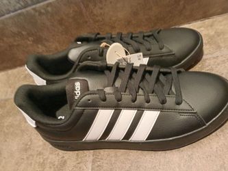 New Mens size 10 Adidas Low-Top Sneakers Black with White Stripes
