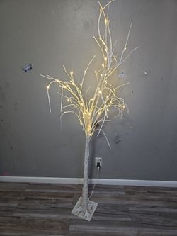 Decorative tree lamp