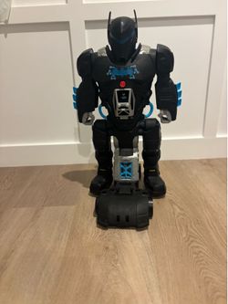 Fisher-Price Imaginext DC Super Friends Batman Toy Bat-Tech Batbot Playset 2-Ft-Tall Robot with Lights & Sounds for Pretend Play Kids Ages 3+ Years​