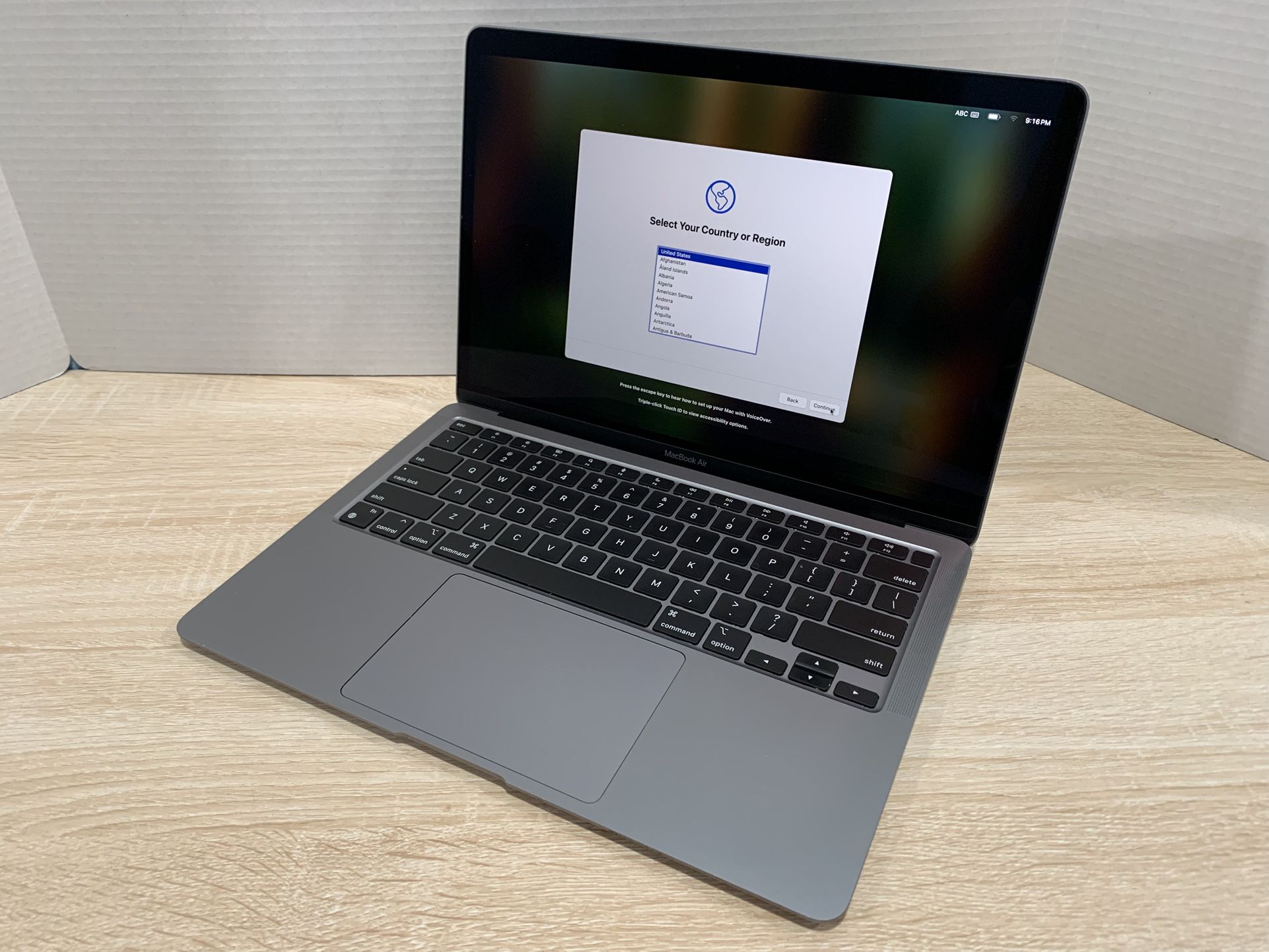 $380, M1/8GB RAM/256GB SSD, 13" MacBook Air 13” (2020)