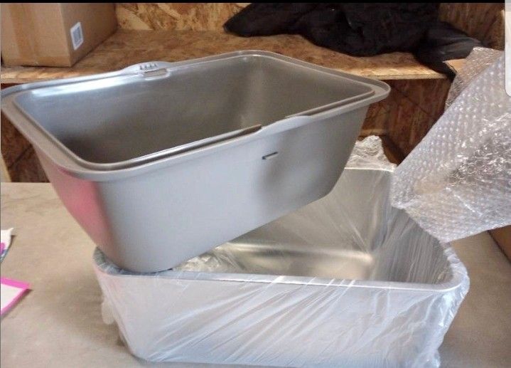 8" Deep Stainless Steel Litter Box with Lid, Top Entry Cat Litter Box for Dog-Proof,
