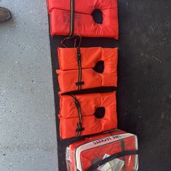 6 Life Jackets 