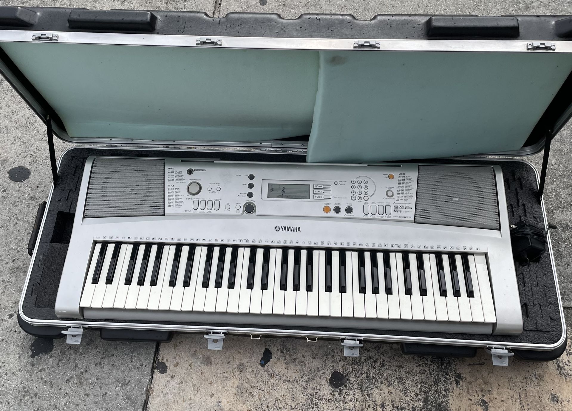 Yamaha PSR-E303 Digital Keyboard with case.