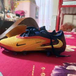 Nike Phantom 6 Low Elite Erling Haaland Size 7