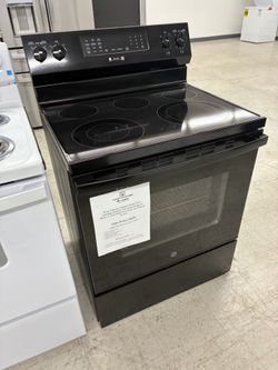 $629 GE 30 in. Electric Convection Range Black