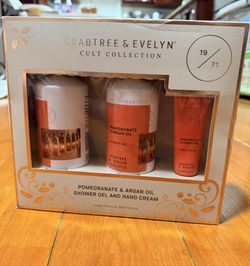 Crabtree & Evelyn 2 Shower Gels & 1 Handcream Set