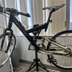 Cannondale Mountain Bike, Super V, Full Suspension