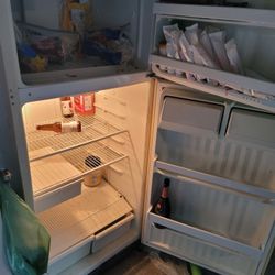 Refrigerator 