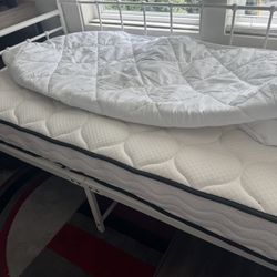 Day Bed For Sale 