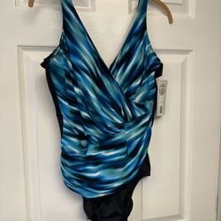 Trimshaper Womens Smoothing Tummy Control Addison One Piece Swimsuit with Built-in Bra