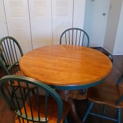 Dinning Room. Table