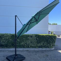 10ft Cantilever Offset Umbrella with 360 Degree Rotation and Tilt with Weights GREEN