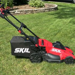 NEW Battery Powered Lawn Mower Self Propelled W/ Battery & Charger, 20 inch !