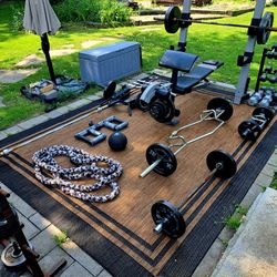 Weights And Equipment.  Over 1000lbs Of Weights