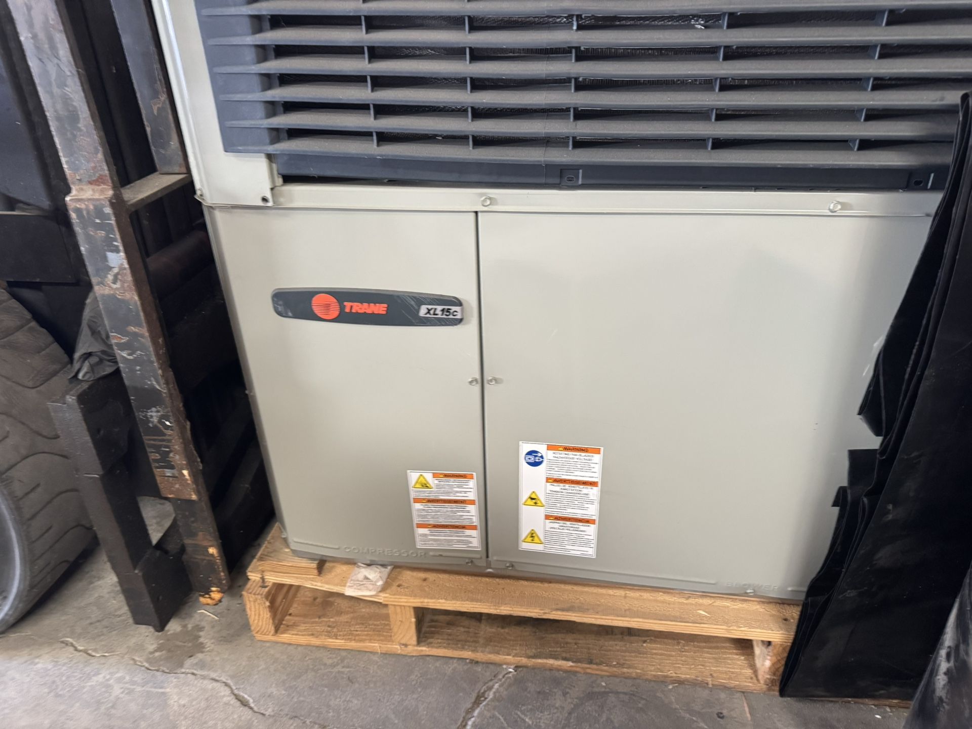 Package Unit Air Conditioner/furnace