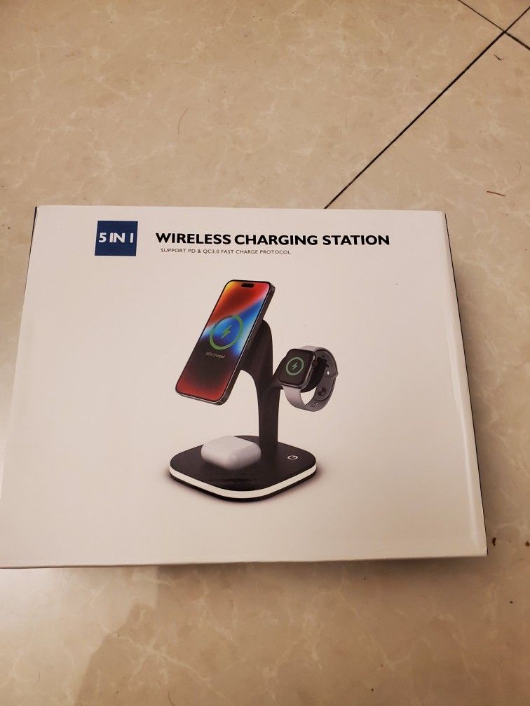 Brand New Magnetic Mag-safe Wireless Charging Station