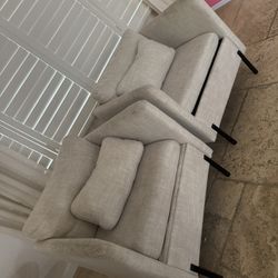 Accent Chairs 