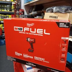 MILWAUKEE M18 FUEL 1/2" HIGH TORQUE IMPACT WRENCH W/ FRICTION RING KIT 