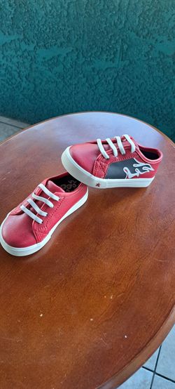 Baby tennis shoes size 6