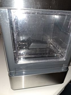 GE PROFILE PERFECT CRUNCHY ICE MAKER Stainless Has Some Dents NO