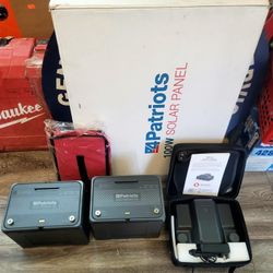 4Patriot Power Generator Set, Includes Solar Panel And 2 Power Bloc 1300x Batteries. 
(BRAND NEW)