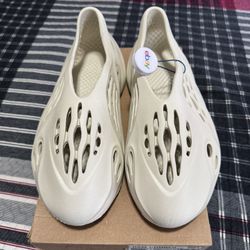 Adidas Foamrunner Ararat Sz 11