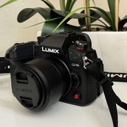 Panasonic Lumix DC-GH6 Mirrorless Digital Camera Body W/ 25mm F/1.7 G ASPH Micro 4/3 Lens